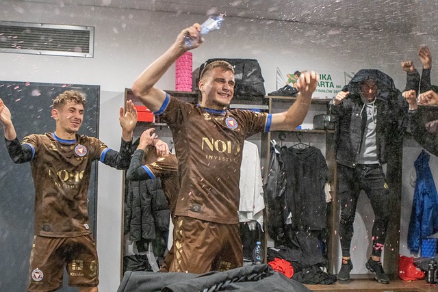 业联赛背后 业联赛背后